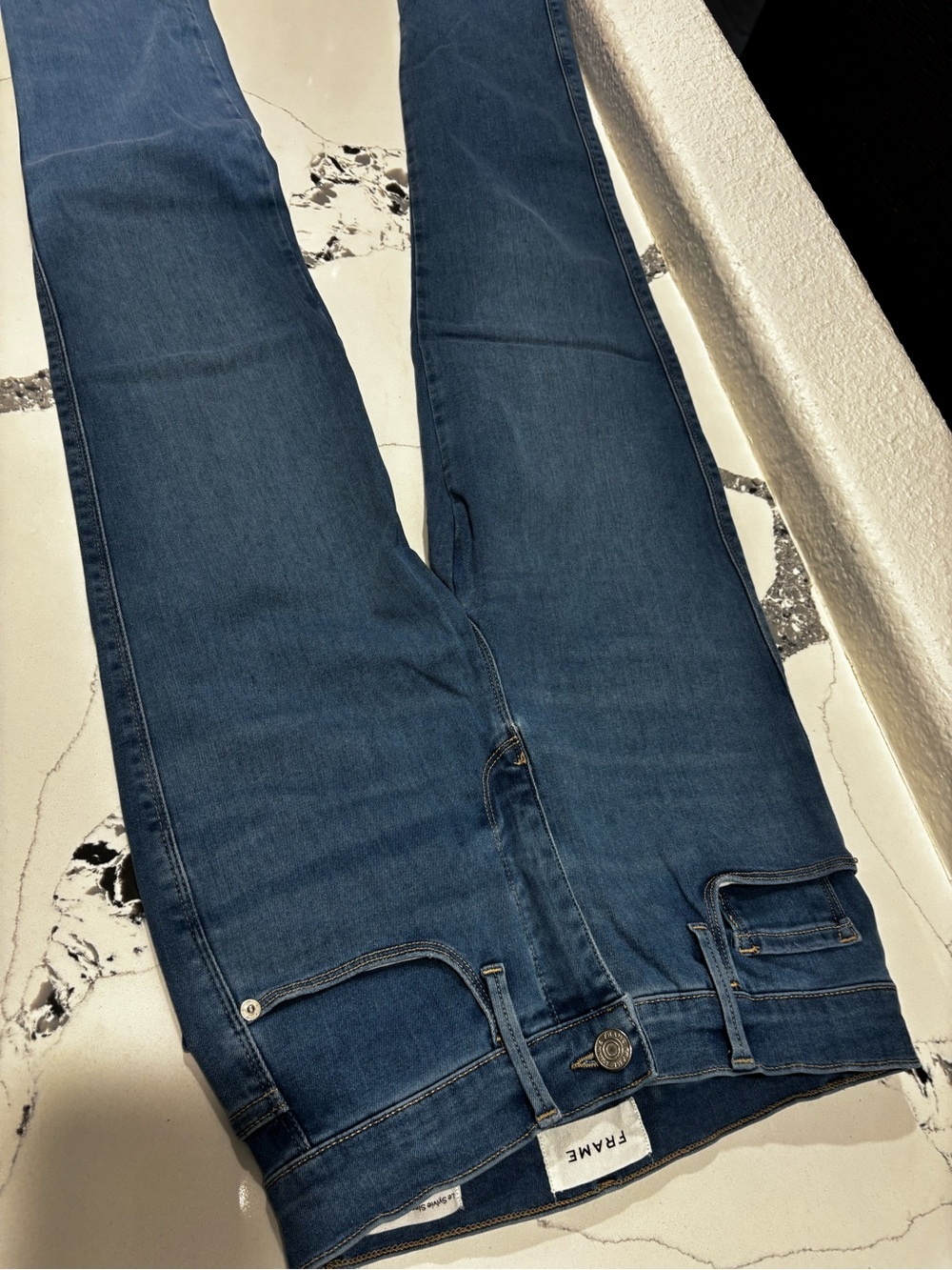 Frame Denim womans Slim Straight Jeans in Deep Blue Denim size 26